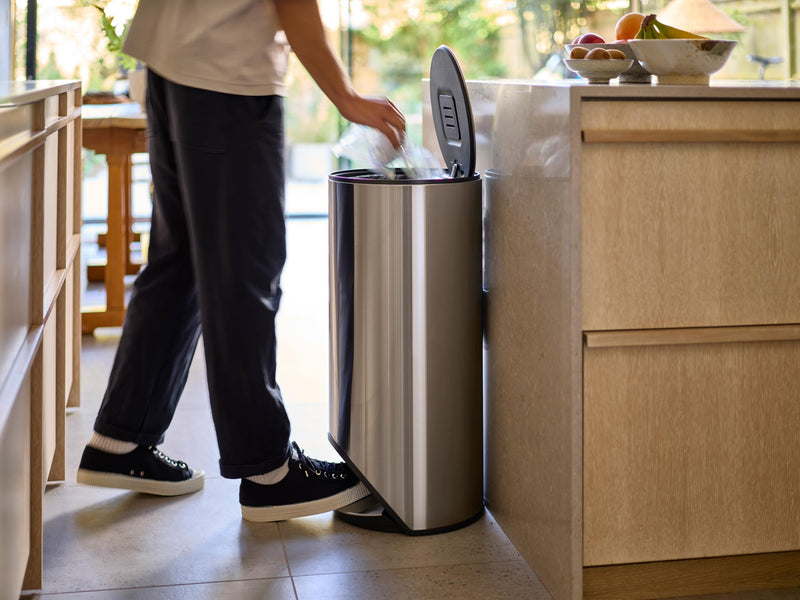 Joseph Joseph - Arc™ Trash Bin