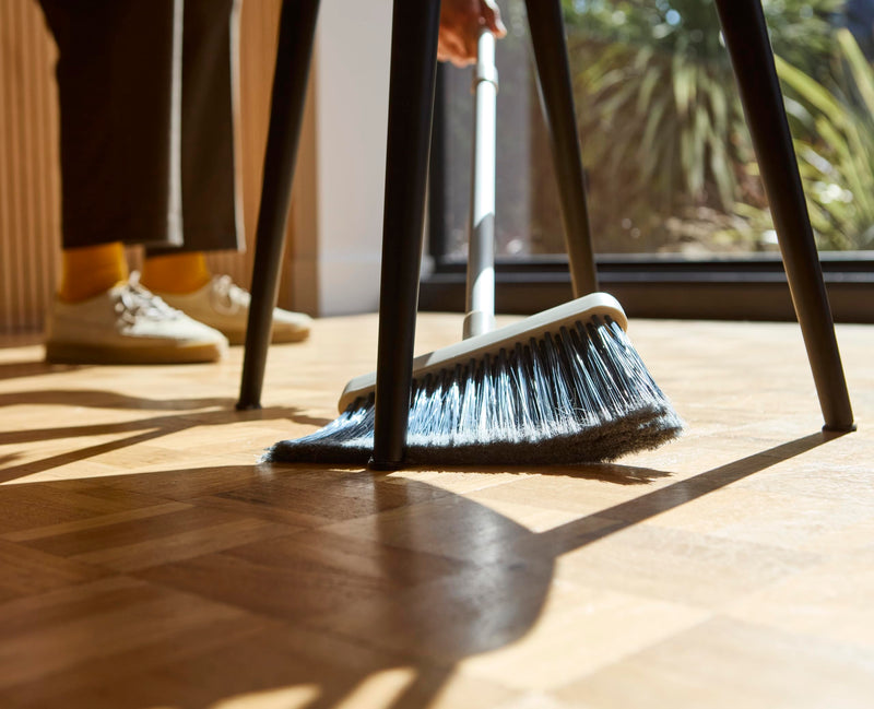 Joseph Joseph - CleanTech™ Wall-Mounted Broom