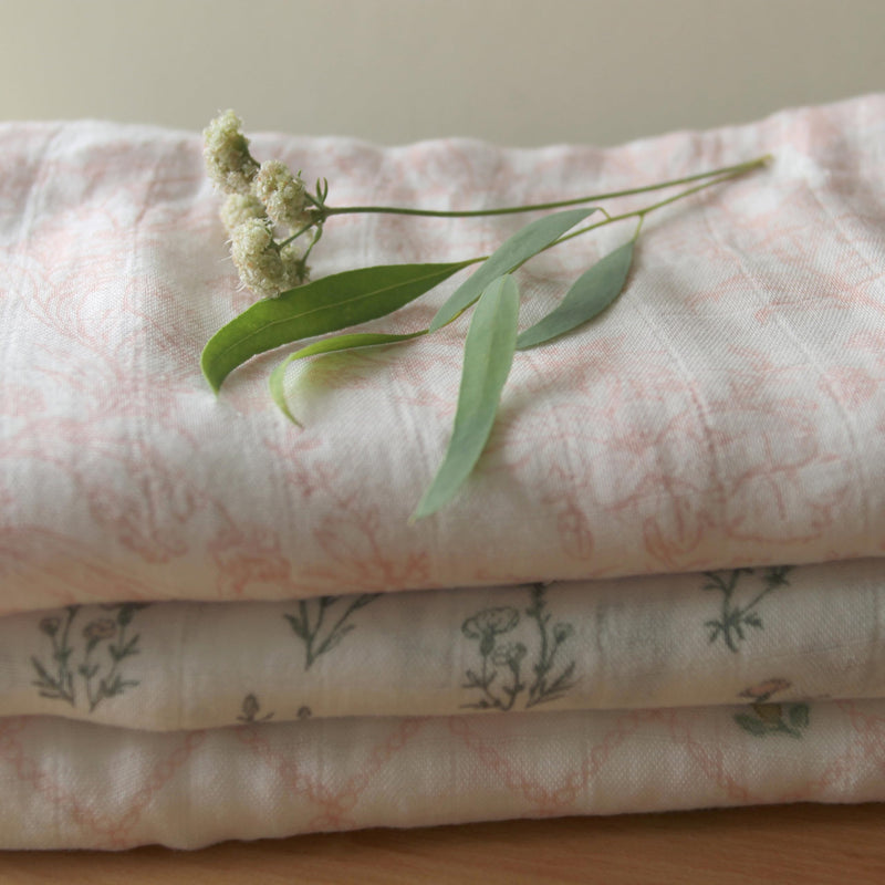 aden + anais - Silky Soft Swaddles | French Floral - Girl
