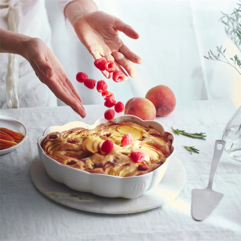 Emile Henry Madeleine Heart Shaped Dish, 26.5x24.5x6.5cm, 1.8L - Limolin 