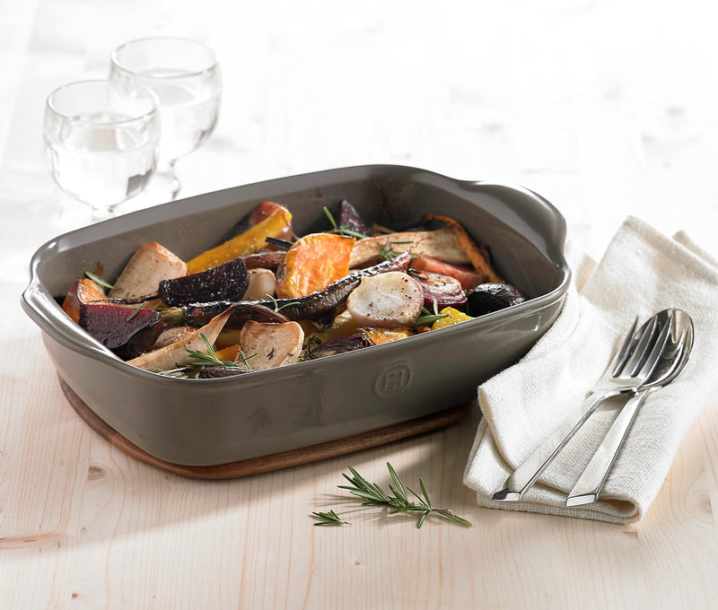 Emile Henry Rectangular Baking Dish 35x25.5cm/14x10" - Limolin 