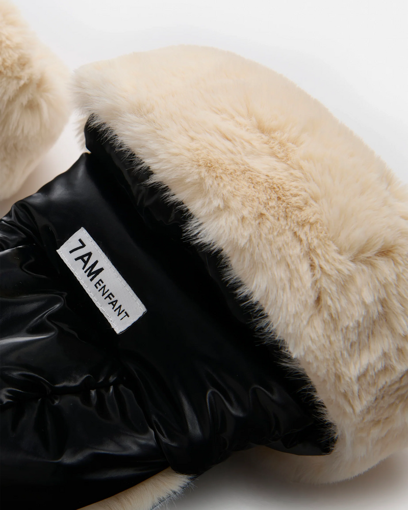 Warmmuffs • Ushuaia / Liquid Shine