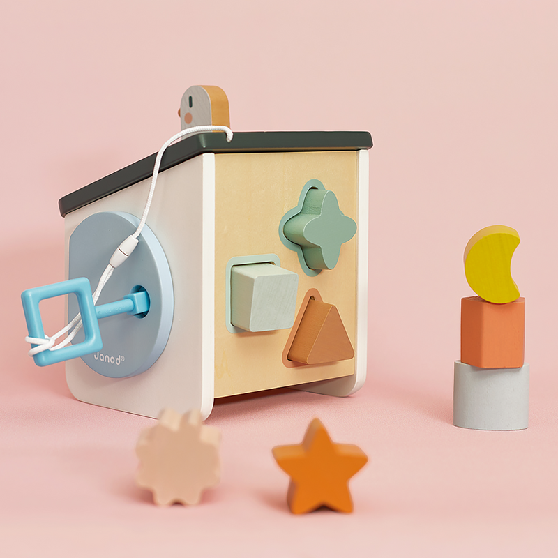 SWEET COCOON: BIRD HOUSE SHAPE SORTER