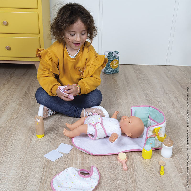 NURSERY & CHANGING DOLL SET