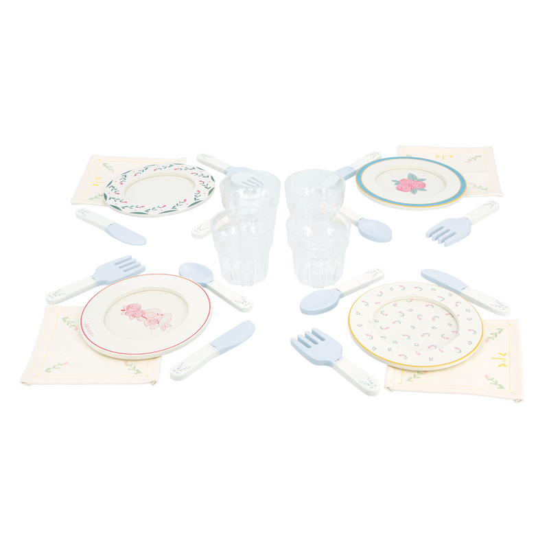 MAMIE SOLEIL: DINNER WARE SUITCASE
