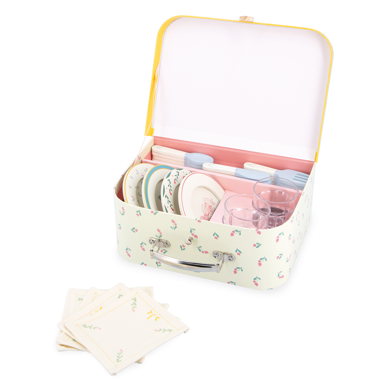 MAMIE SOLEIL: DINNER WARE SUITCASE