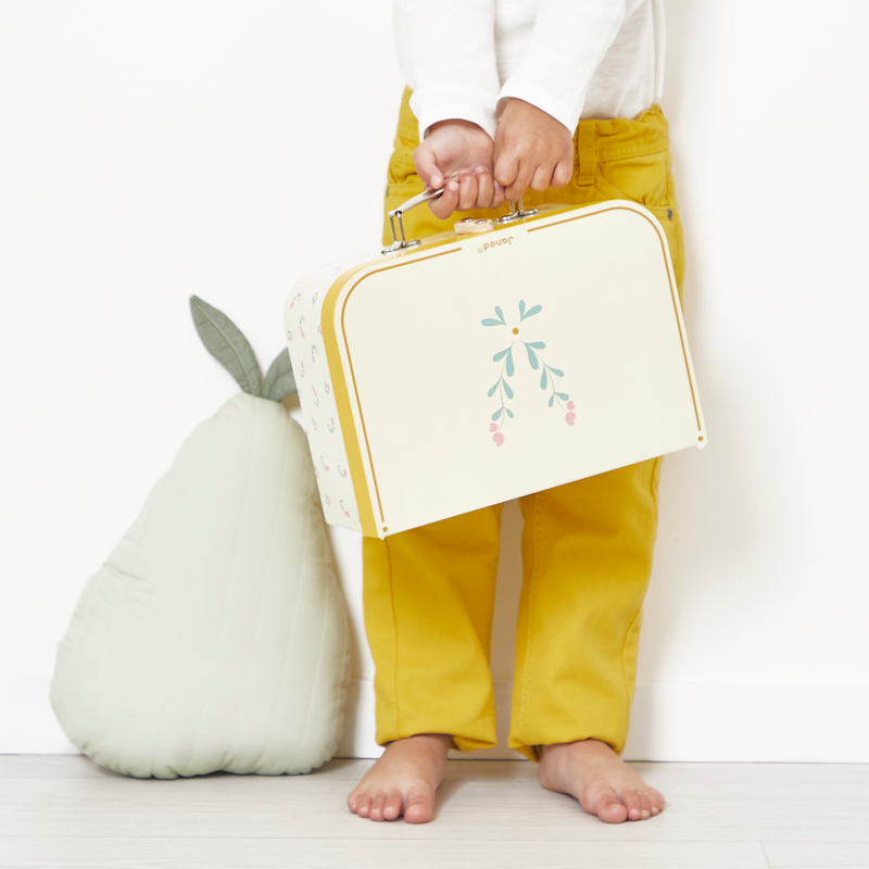 MAMIE SOLEIL: DINNER WARE SUITCASE