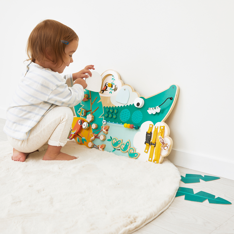 TROPIK: CROCODILE ACTIVITY BOARD