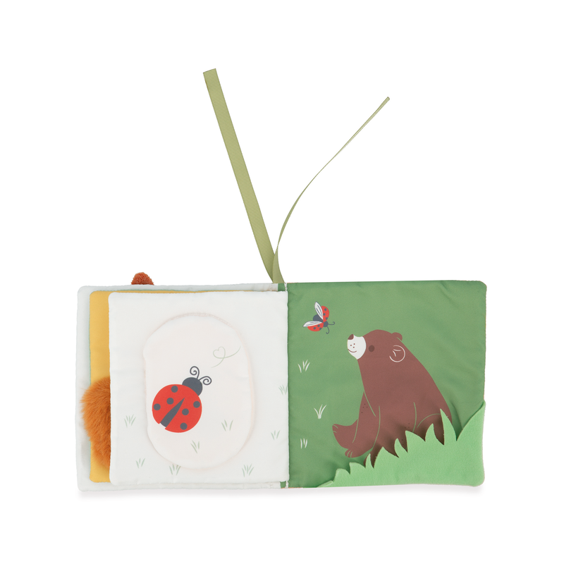 PICTURE BOOK - PAPRIKA IN THE FOREST
