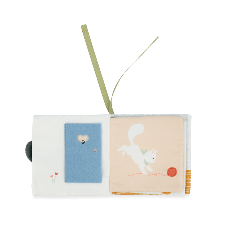 PICTURE BOOK - CHAMALLOW AT HOME