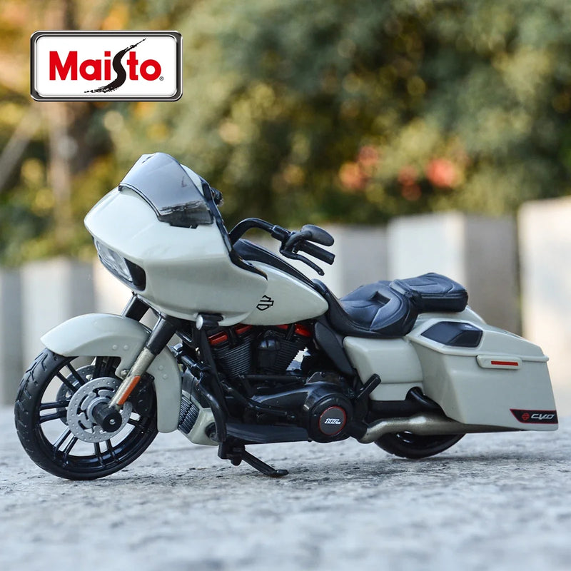 Maisto Harley-Davidson Series 40 – 2018 CVO Road Glide (Series 40) assortment example; one randomly selected motorcycle