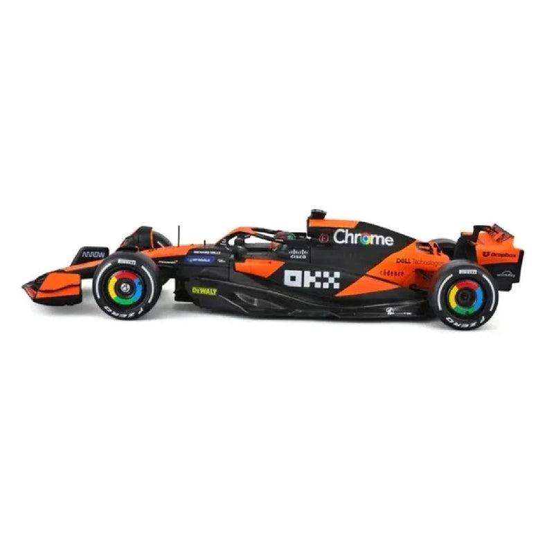 Bburago McLaren MCL38 Lando Norris #4 1:24 model kit – side