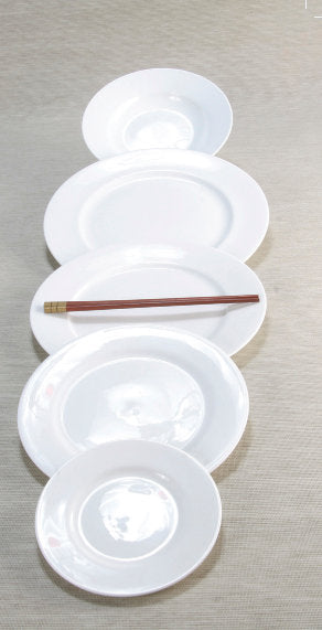 Red Vanilla - Pure Vanila - Rimmed Soup Plate 8.75 in / 8oz - Limolin 