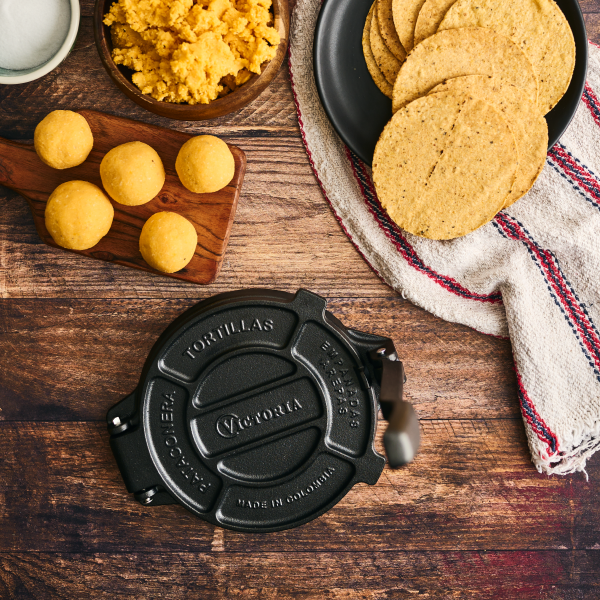 Victoria - Cast Iron Tortilla Press - 20 cm
