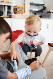 Small Foot - EMERGENCY BACKPACK PLAYSET - Limolin 