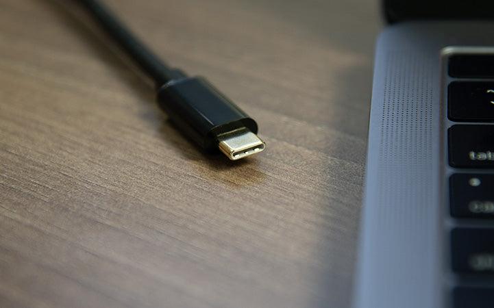 Xtech - USB-C to HDMI 6ft Cable 4K Ultra HD - Black-XTC-545 - Limolin 