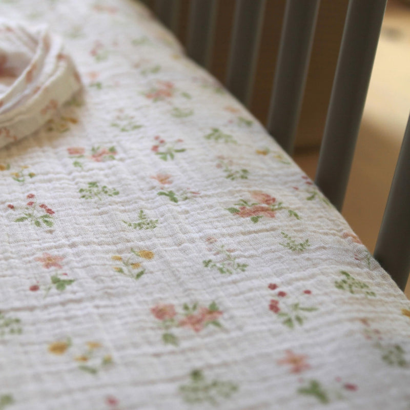 aden + anais - Crib Sheet Furniture Girl