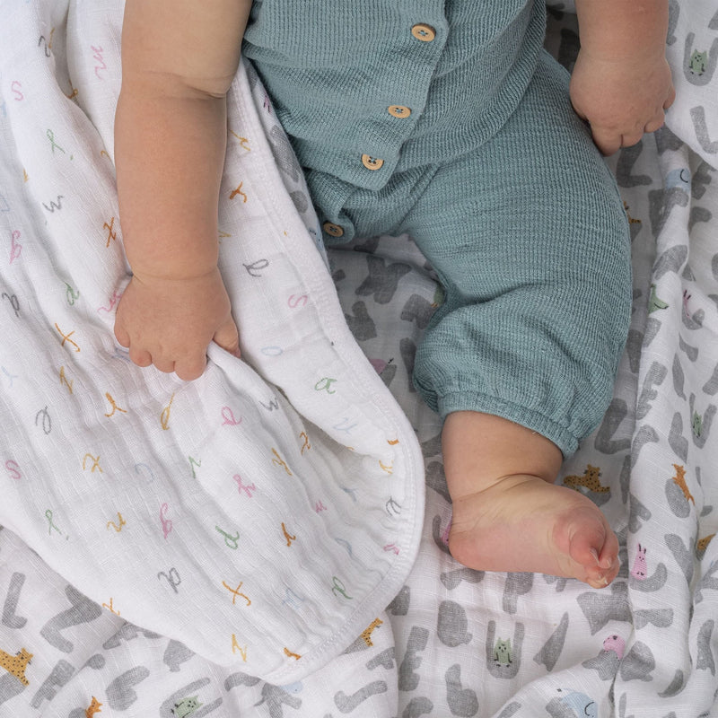aden + anais - Muslin Blanket Mother & Baby Muslin Blanket | Alphabet Animals - Neutral