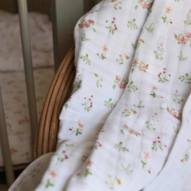 aden + anais - Muslin Blanket Mother & Baby Muslin Blanket | Country Floral - Girl