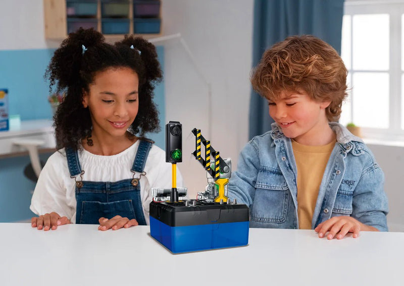 AMAZING TOYS - CONNEX - DIGITAL TRAFFIC SYSTEM Games & Toys