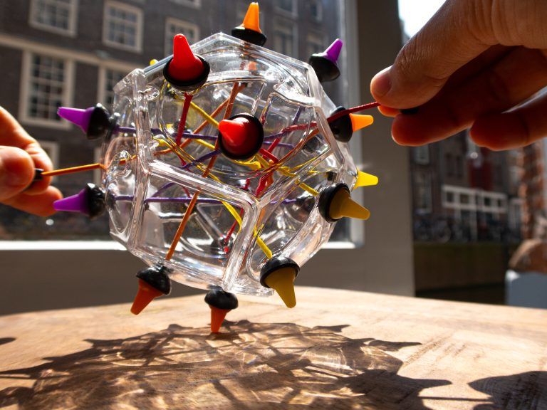 RECENT TOYS - BRAINSTRING ADVANCED