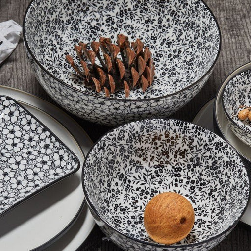 Brilliant - BLACK DAISY BOWL 20CM Home & Kitchen