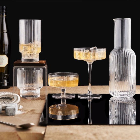 Brilliant - RIBBED CLEAR CARAFE Home & Kitchen