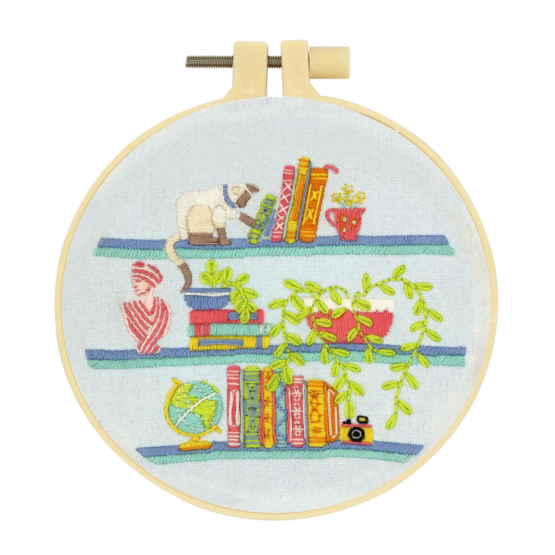 Broderie - BOOK LOVER EMBROIDERY KIT Arts & Crafts