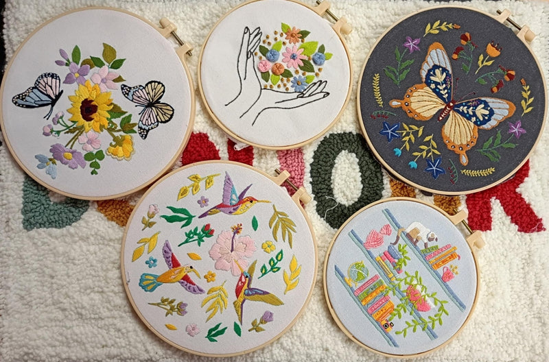 Broderie - MIDNIGHT BUTTERFLY EMBROIDERY KIT Toys & Games
