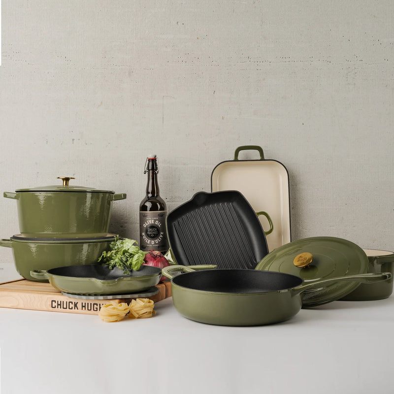 CHUCK HUGHES - Fry Pan, Round CastIron 10.25"/26cm Home & Kitchen Cardinal Red