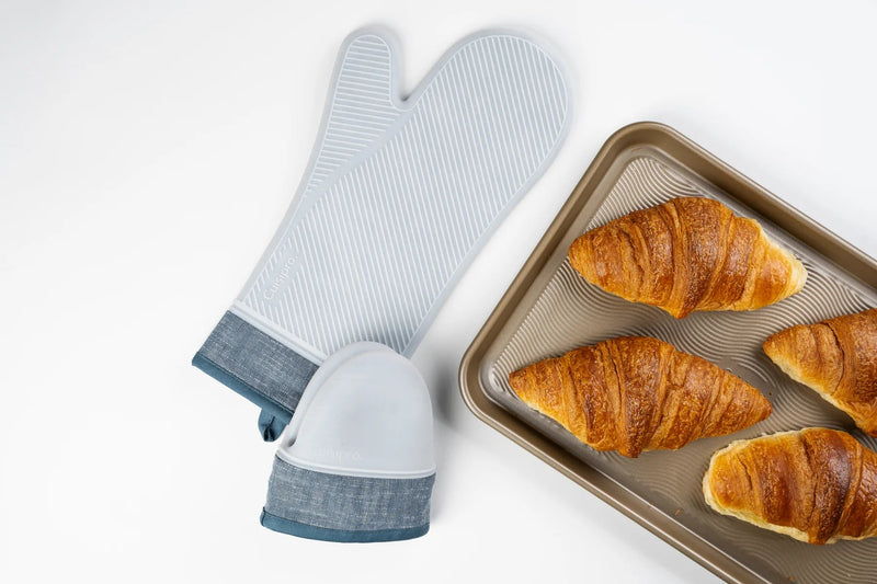 CUISIPRO - Hand Safety Collection - Silicone Oven Mitt, 14x7.4"/35.6x18.8cm (Sold in Pairs) Home & Kitchen Black