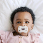 Dr Brown's - Advantage One - Piece Pacifiers, 0 - 6m, Neutral, 3 - Pack Mother & Baby