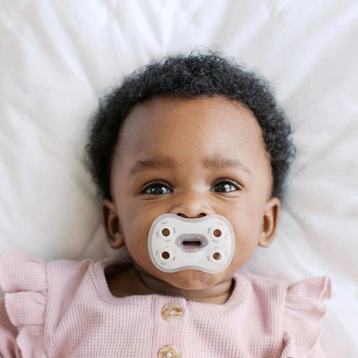 Dr Brown's - Advantage One - Piece Pacifiers, 0 - 6m, Neutral, 3 - Pack Mother & Baby