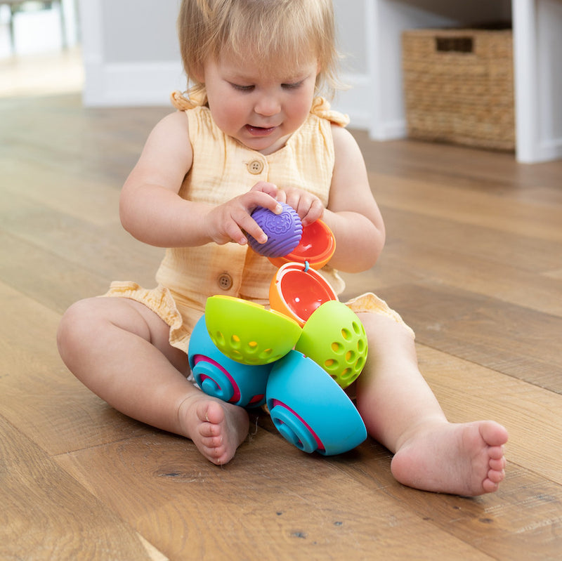 Fat Brain Toys - Oombeeball