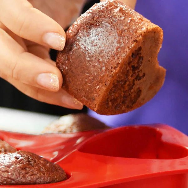 FAT DADDIOS - Silicone Floral Star Mold 9x3.75" Home & Kitchen