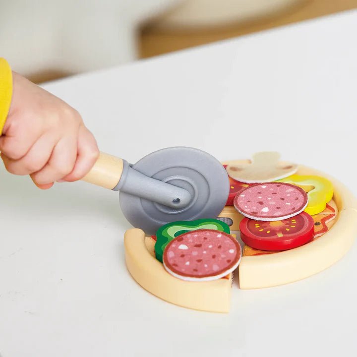 Hape - LIGHT & SIZZLE PIZZA OVEN SET Toys & Games