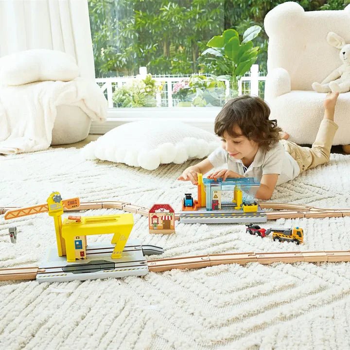 Hape - REPAIR & WASH STATION Games & Toys