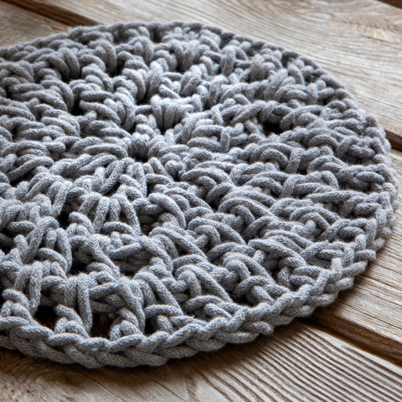 Heirloom - Shadow Knotted Trivet Home & Kitchen