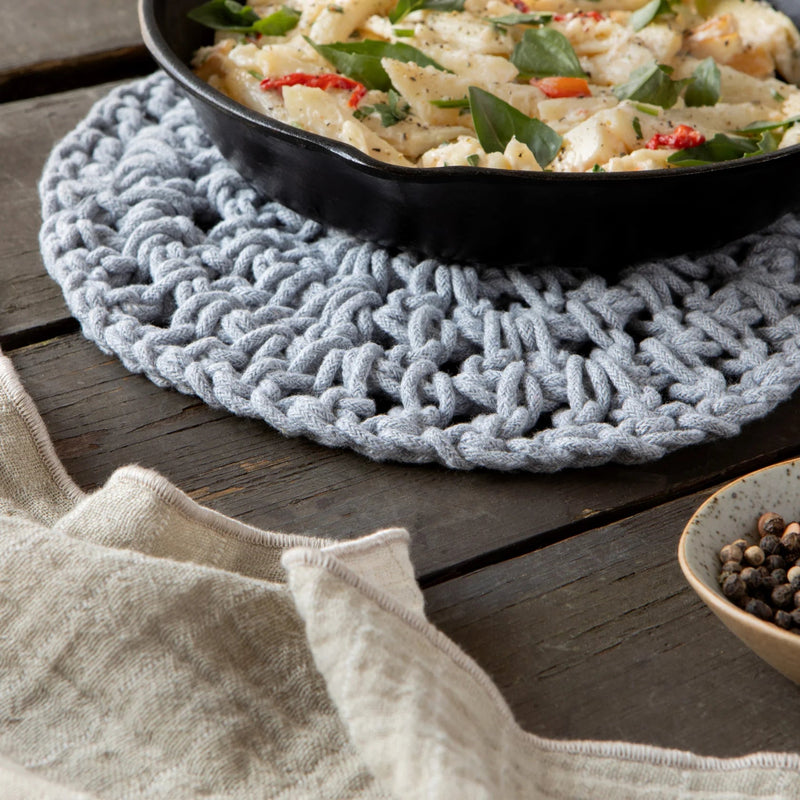 Heirloom - Shadow Knotted Trivet Home & Kitchen