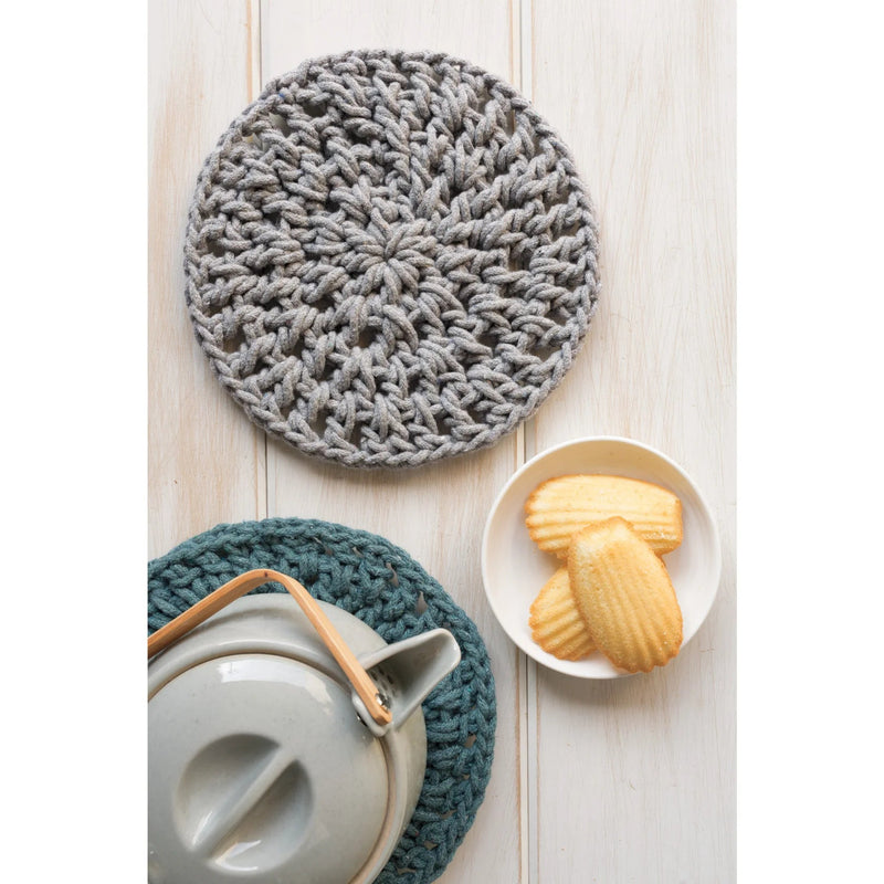 Heirloom - Shadow Knotted Trivet Home & Kitchen