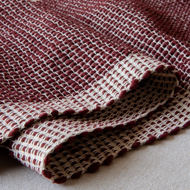 Heirloom - Table Runner Lattice Garnet Home & Kitchen