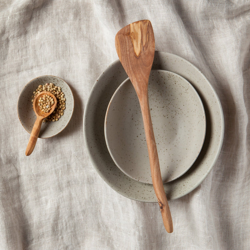 Heirloom - Wavy Spatula Olive Wood | Beige Home & Kitchen