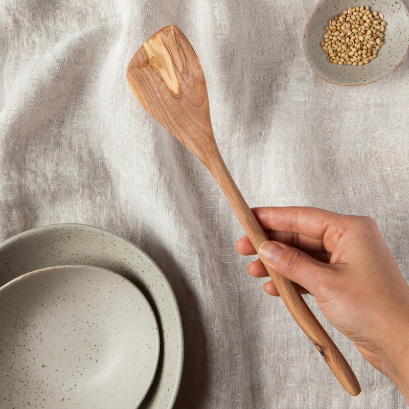 Heirloom - Wavy Spatula Olive Wood | Beige Home & Kitchen