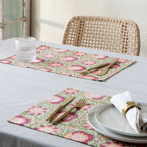 Heirloom - Zinnia Block Print Placemats Set of 4 Home & Kitchen