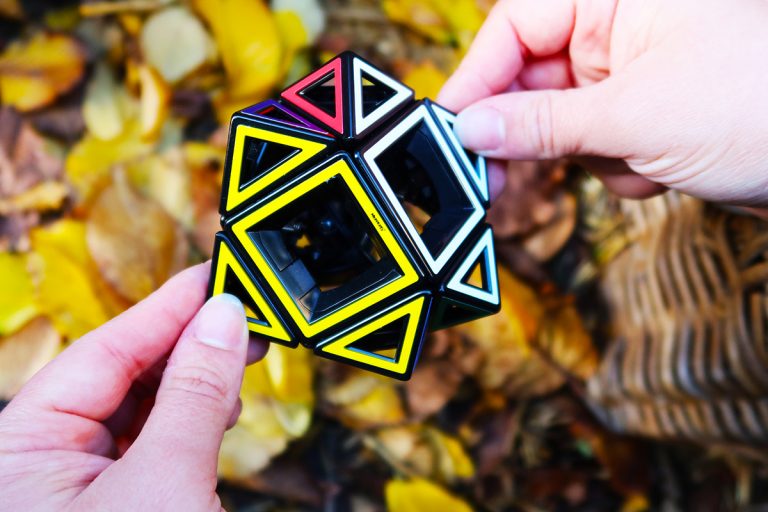 RECENT TOYS - HOLLOW SKEWB CUBE