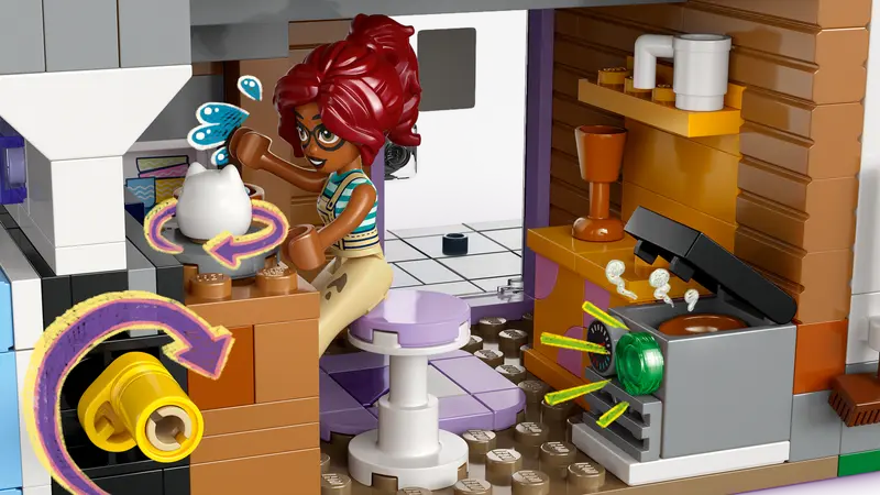 LEGO - 42670 - Friends - Heartlake City Apartments and Stores - 2040 Pc Toys & Games