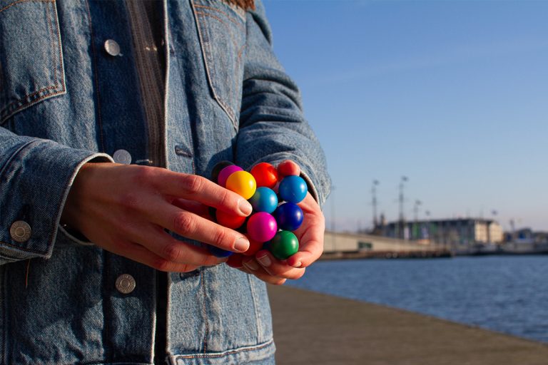 RECENT TOYS - MOLECUBE