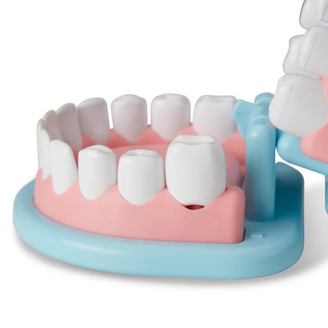 Melissa & Doug - Super Smile Dentist Play Set Toys & Games
