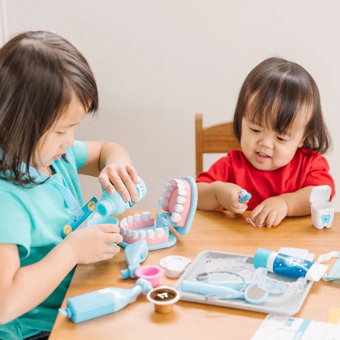 Melissa & Doug - Super Smile Dentist Play Set Toys & Games