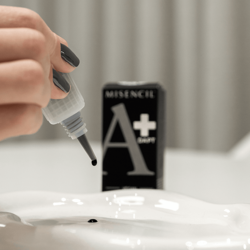 Misencil ADAPT+ lash extension adhesive dispensing detail